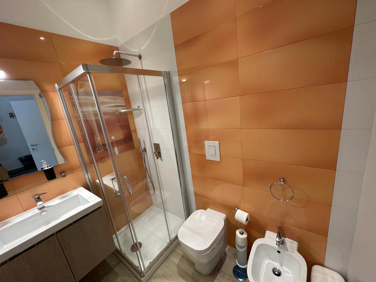 Domus Luca - Central Rooms In The Heart Of Neapel Exterior foto